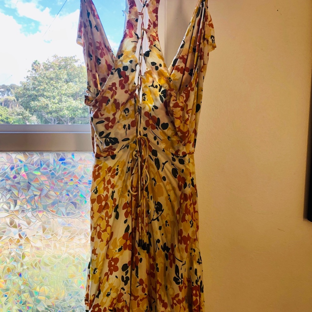 Kimchi floral dress *lace up back*
